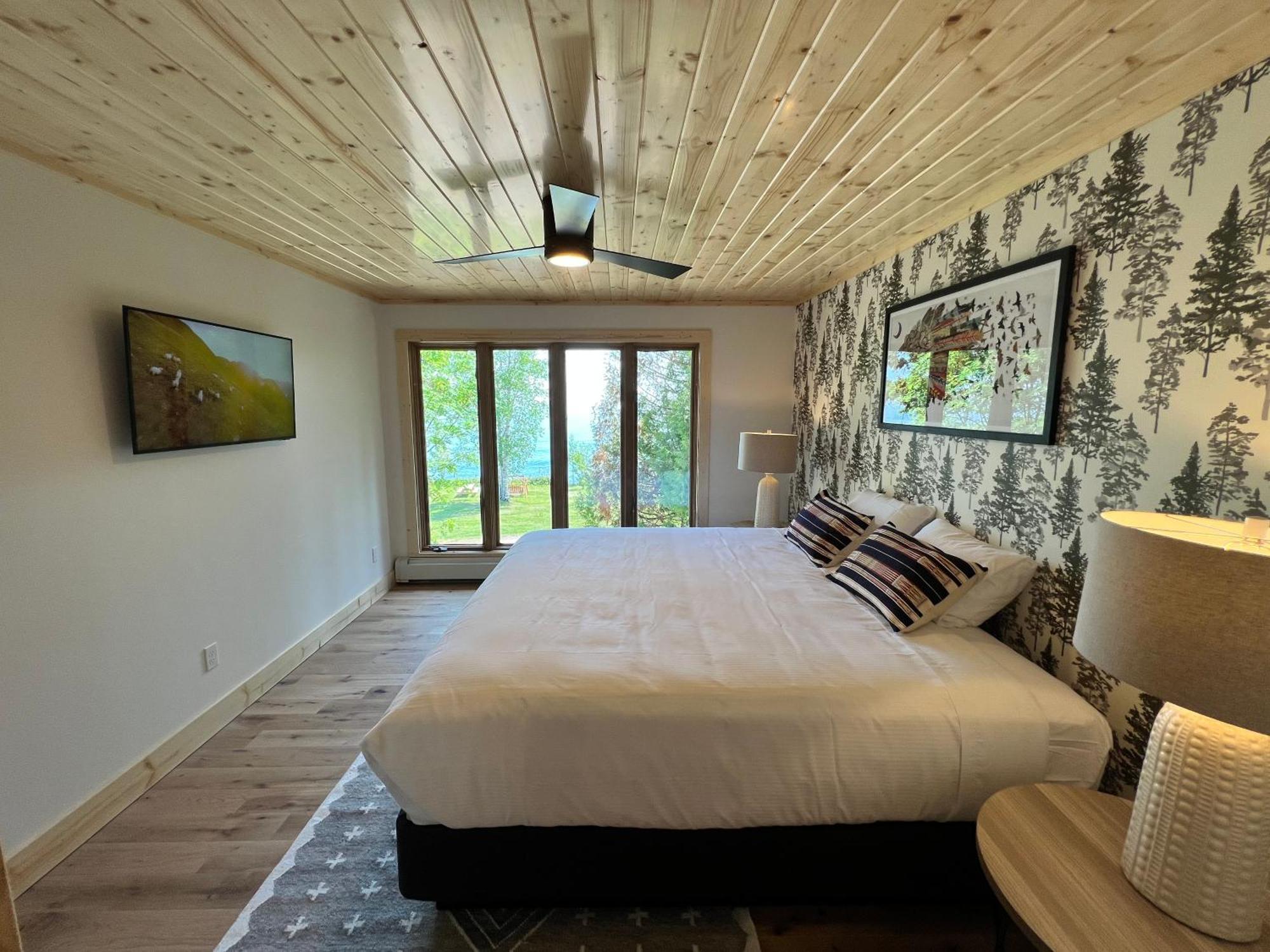 Thomsonite Inn On Lake Superior Grand Marais Room photo